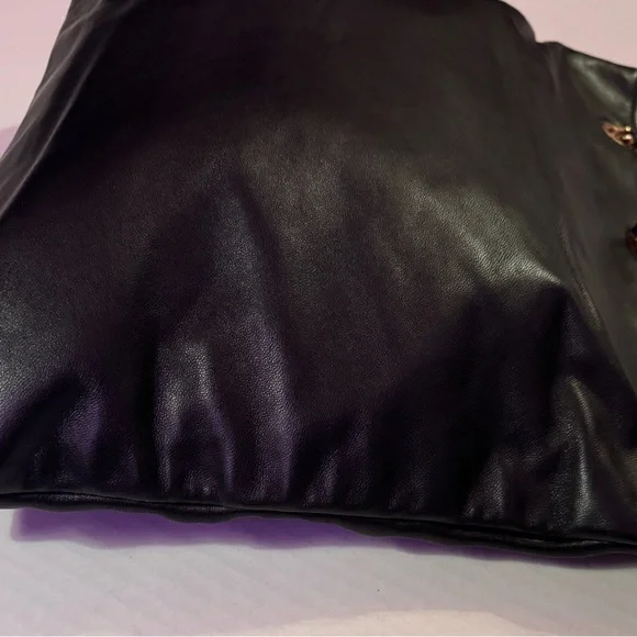 New York Designer DKNY Black Calf Leather Shoulder Bag with Chain Handles